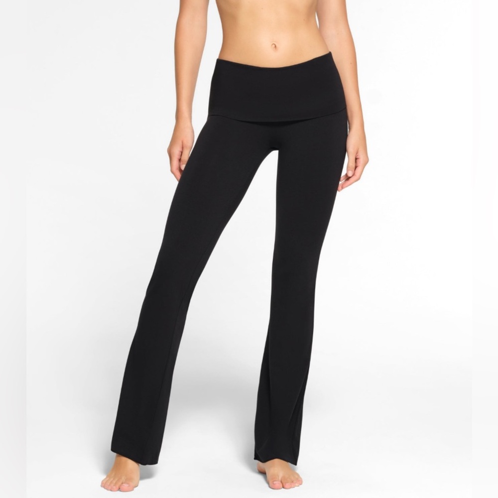 Skims Foldover Pants in size medium NWT
